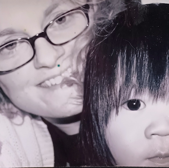 Meet your Posher, Julie - Picture 1 of 1